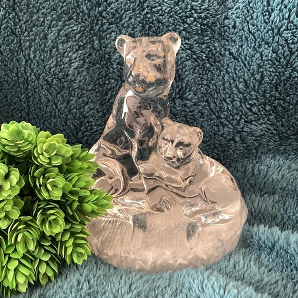 PRICE DROP Royal Crystal Lion Figurine, Rock Lioness and Cub - RCR Crystal - Picture 2 of 9